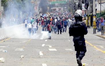 Tensión postelectoral en Honduras: operativo contra manifestantes deja ocho heridos
