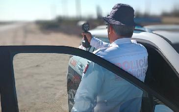 Vigila Policía de Tránsito por aire y tierra tramo carretero Hermosillo a Bahía de Kino