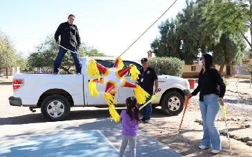 Voluntariado Isssteson lleva posadas navideñas a 500 niñas y niños de la zona rural
