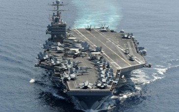 Hegseth niega deterioro en portaaviones Lincoln pese a denuncias de marinos