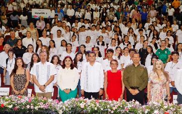 Más de 400 estudiantes participan en eventos artísticos de secundaria