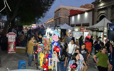 Reiteran llamado a comerciantes a tramitar permisos para Fiestas del Pitic 2026