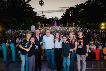 Yahir Recibe Gran Homenaje
