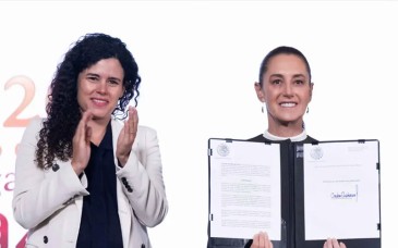 Sheinbaum firma decreto para obligar a plataformas digitales a retirar contenidos violentos contra menores