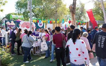 Impulsa la economía familiar el Bazar Navideño de DIF Sonora