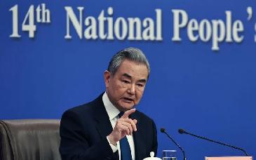 Confrontación entre China y EU “perjudicará al mundo”, dice canciller Wang