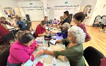 Invitan a personas adultas mayores a inscribirse en los CEDAM de Sonora