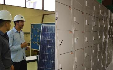 Empresa Becton Dickinson apoya a la UTH con donación de casilleros