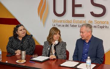UES firma convenio con ISAP para fortalecer capacitación de su personal