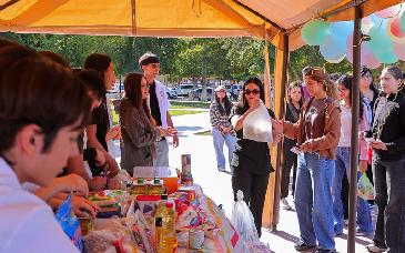 Siembran esperanza estudiantes de Ciencias Nutricionales de Unison con colecta de alimentos