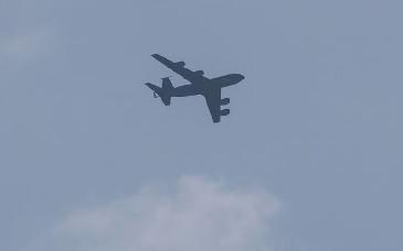 Avión militar de EU se estrella en Irak; mueren seis tripulantes