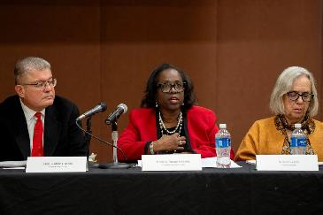 Illinois documenta abusos de autoridades migratorias en Chicago