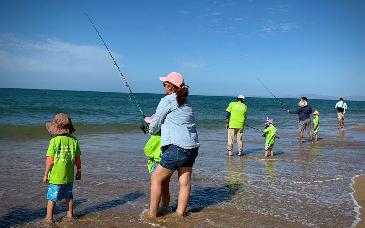 Reúne torneo “El Pescadorcito” a familias en Bahía de Kino