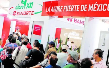 Afore destinan más de la mitad del ahorro para el retiro a financiar deuda del gobierno