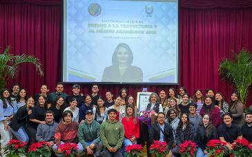 Universidad de Sonora reconoce a Maria del Carmen Candia Plata con el Premio a la Trayectoria y al Mérito Académico 2025