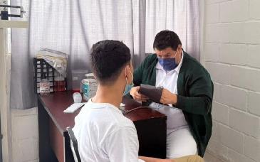 ITAMA fortalece la atención médica con jornadas de salud permanentes en centros de internamiento