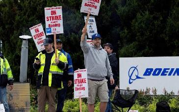 Boeing y trabajadores alcanzan acuerdo de principio para terminar huelga