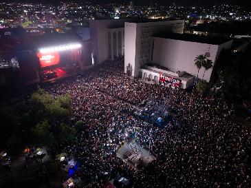 Carlos Rivera emociona a 35 mil personas en las Fiestas del Pitic 2026