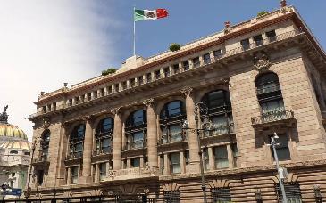 Crédito al consumo crece 10.4% en abril, pero muestra desaceleración: Banxico