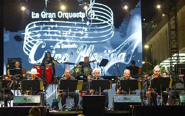 Plaza Bicentenario vive noche de son jarocho en Fiestas del Pitic 2026