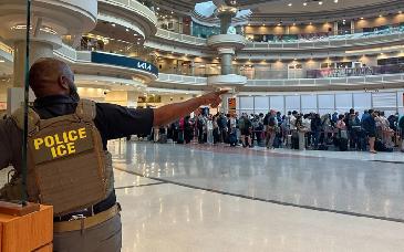 Despliegue migratorio en aeropuertos de EU causa alarma