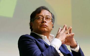 Petro admite que empresa colombiana cargó petrolero interceptado por EU