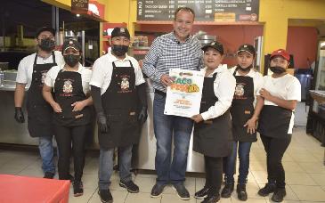 Reconoce Toño Astiazarán con distintivo a ganadores de mejor taco al pastor de Taco Fest