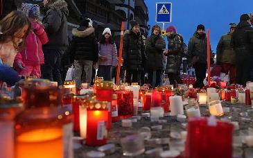 Detienen a copropietario de bar que se incendió en Año Nuevo en Suiza con saldo de 40 fallecidos