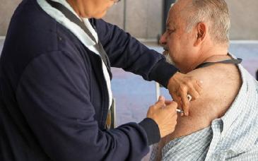 Salud Sonora llama a reforzar vacunación contra influenza y Covid-19 en temporada alta